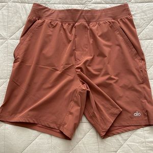 ALO 7” Repetition Short - Size Men’s Medium